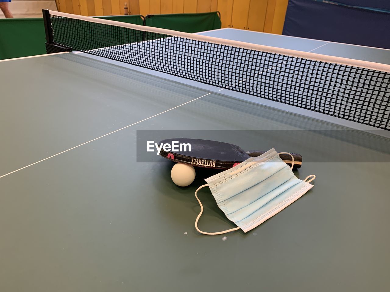 HIGH ANGLE VIEW OF TABLE ON FLOOR IN KITCHEN