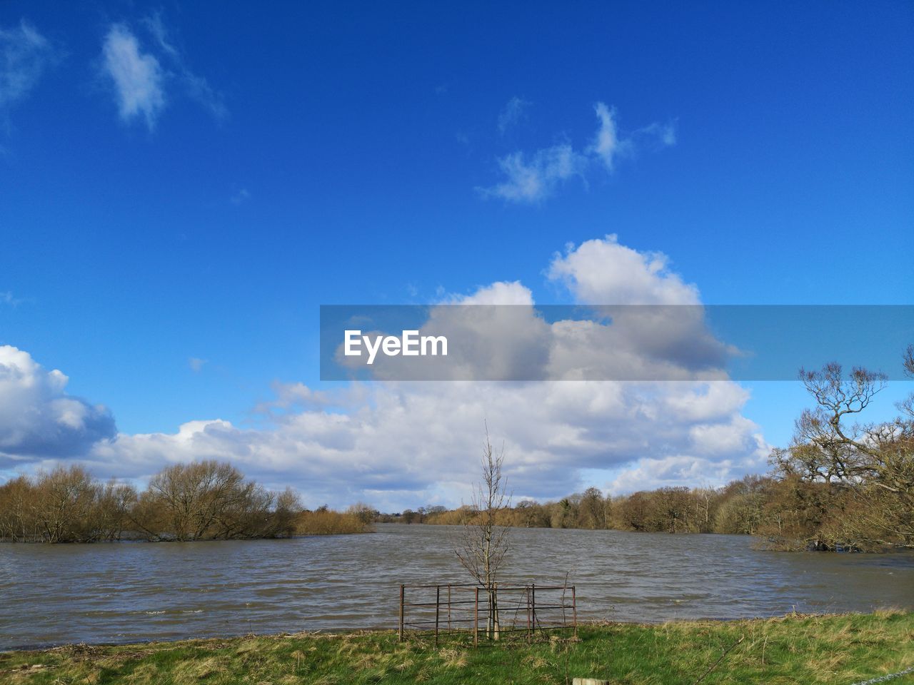 VIEW OF LAKE AGAINST SKY