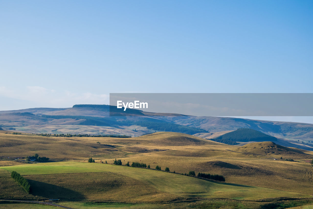 Photograph of the cézallier plain from the village of campains-brion