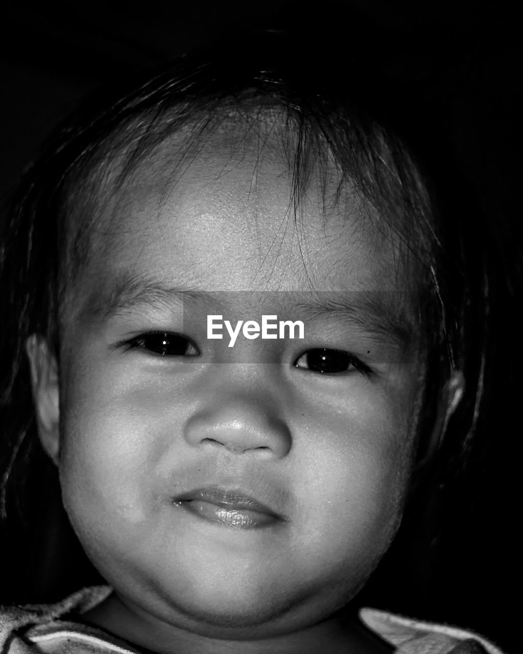 CLOSE-UP PORTRAIT OF CUTE BABY GIRL