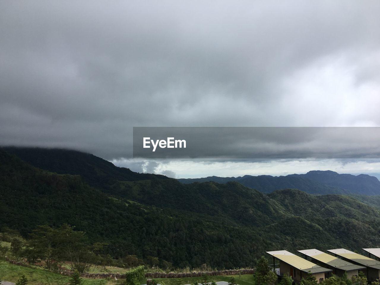 SCENIC VIEW OF MOUNTAIN AGAINST SKY