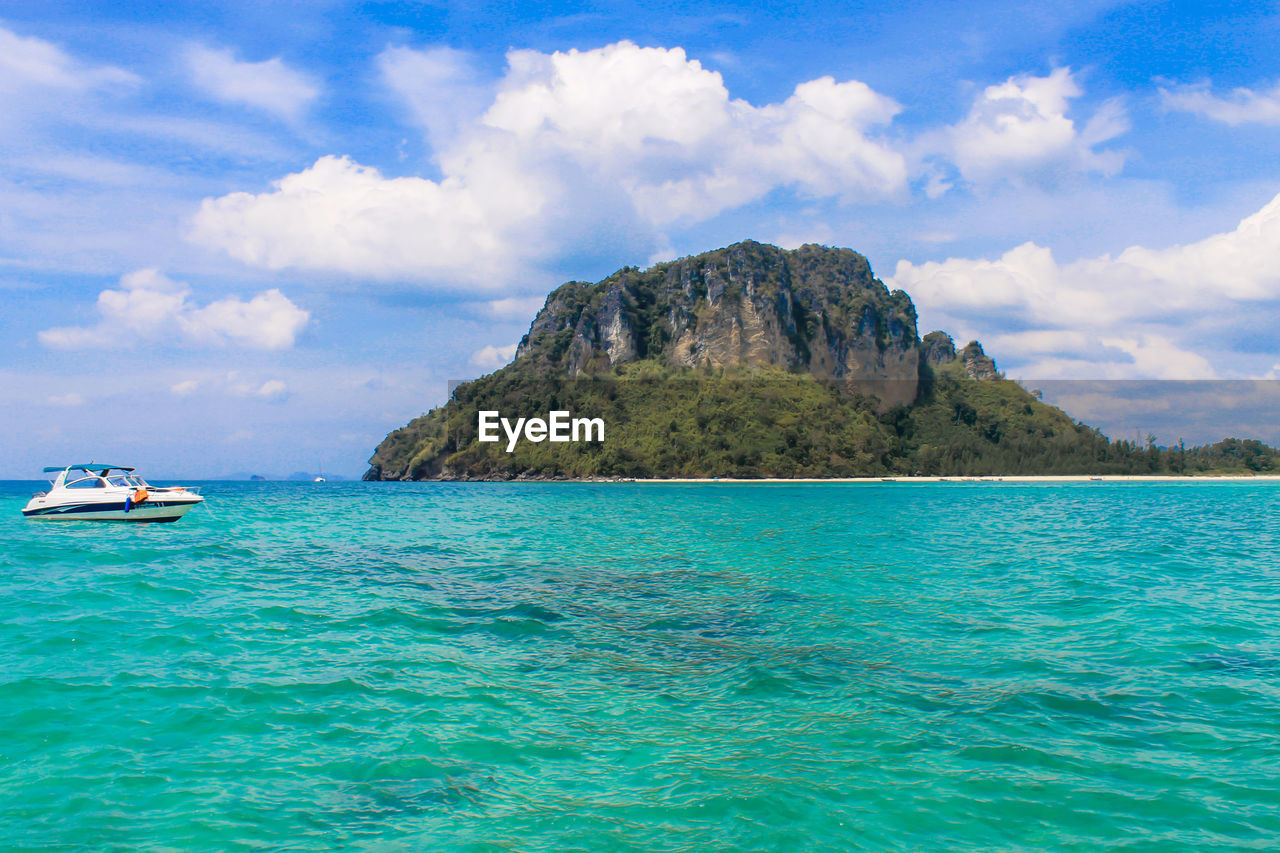 PANORAMIC VIEW OF SEA AGAINST SKY