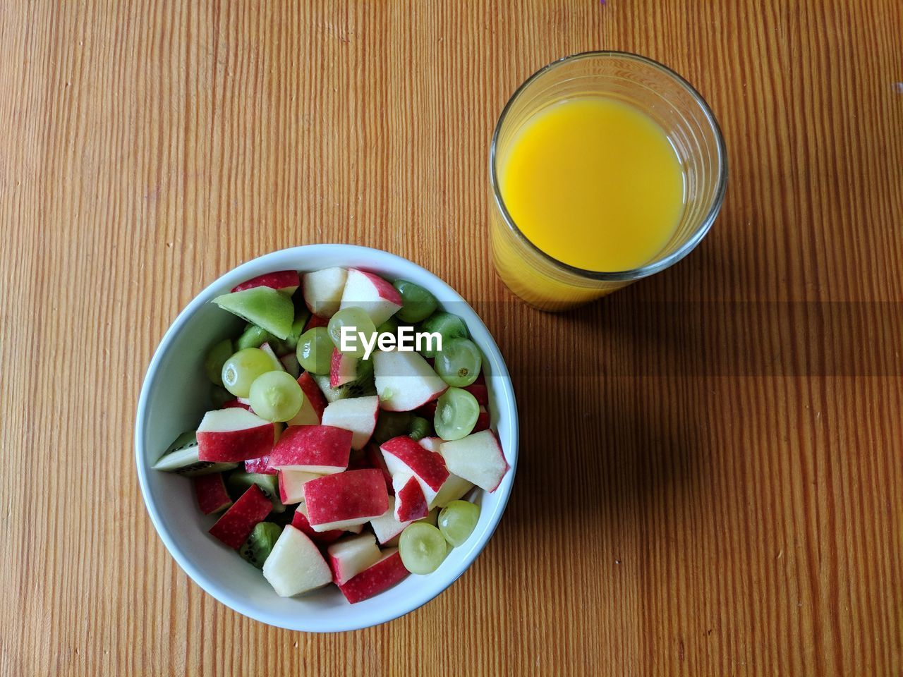 HIGH ANGLE VIEW OF FRUIT SALAD ON TABLE