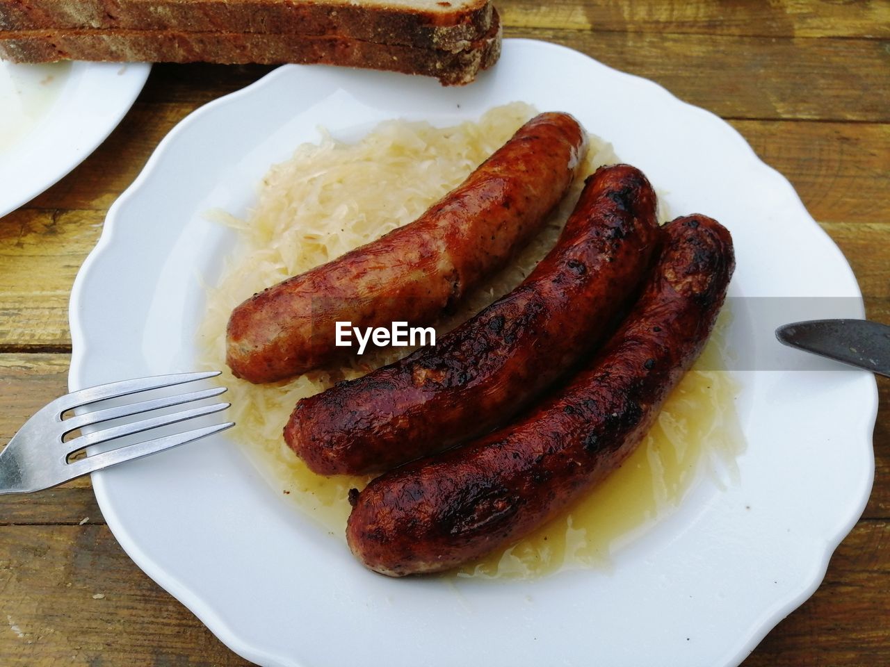 HIGH ANGLE VIEW OF BREAKFAST ON PLATE