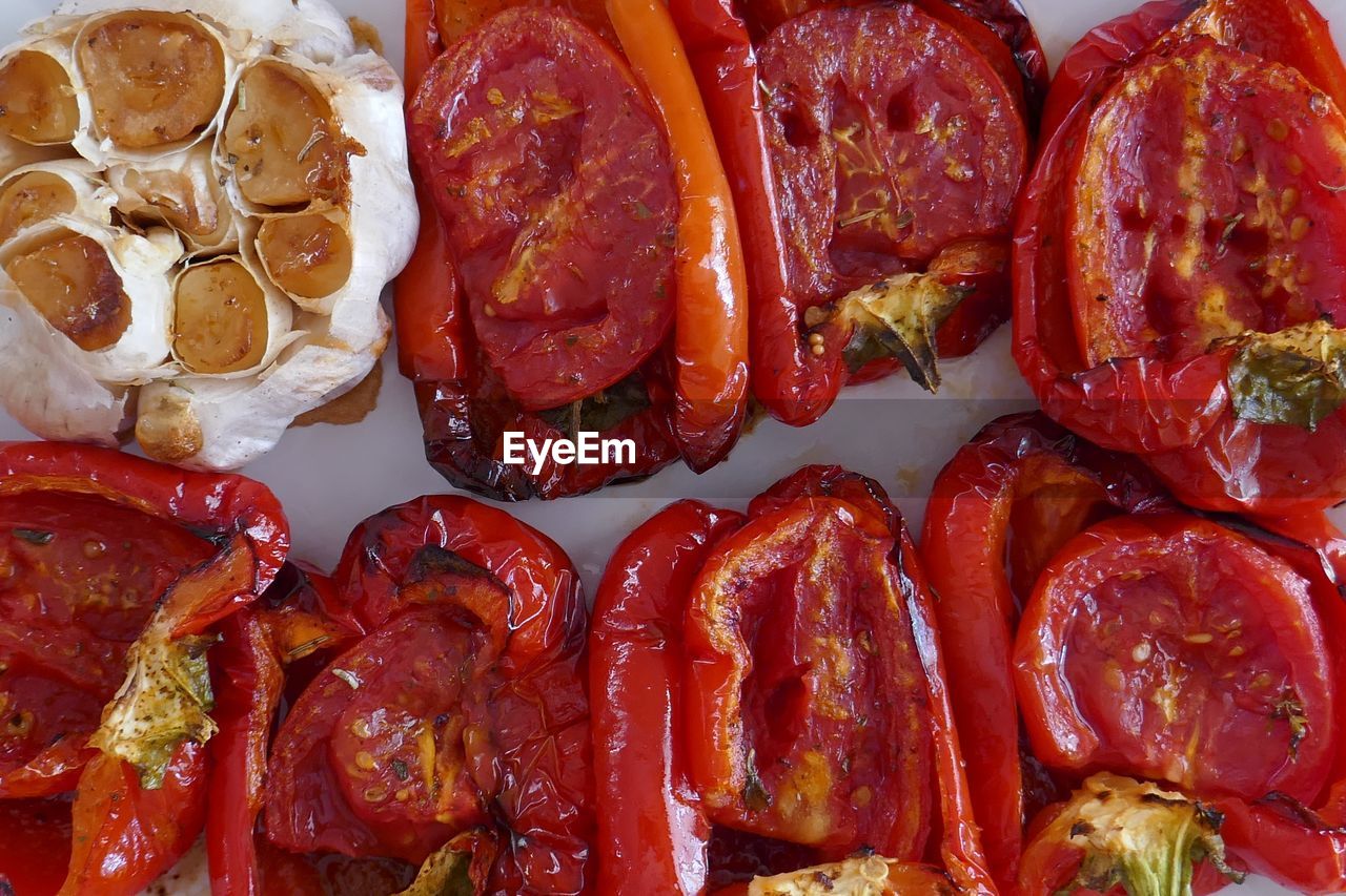 FULL FRAME SHOT OF RED BELL PEPPER