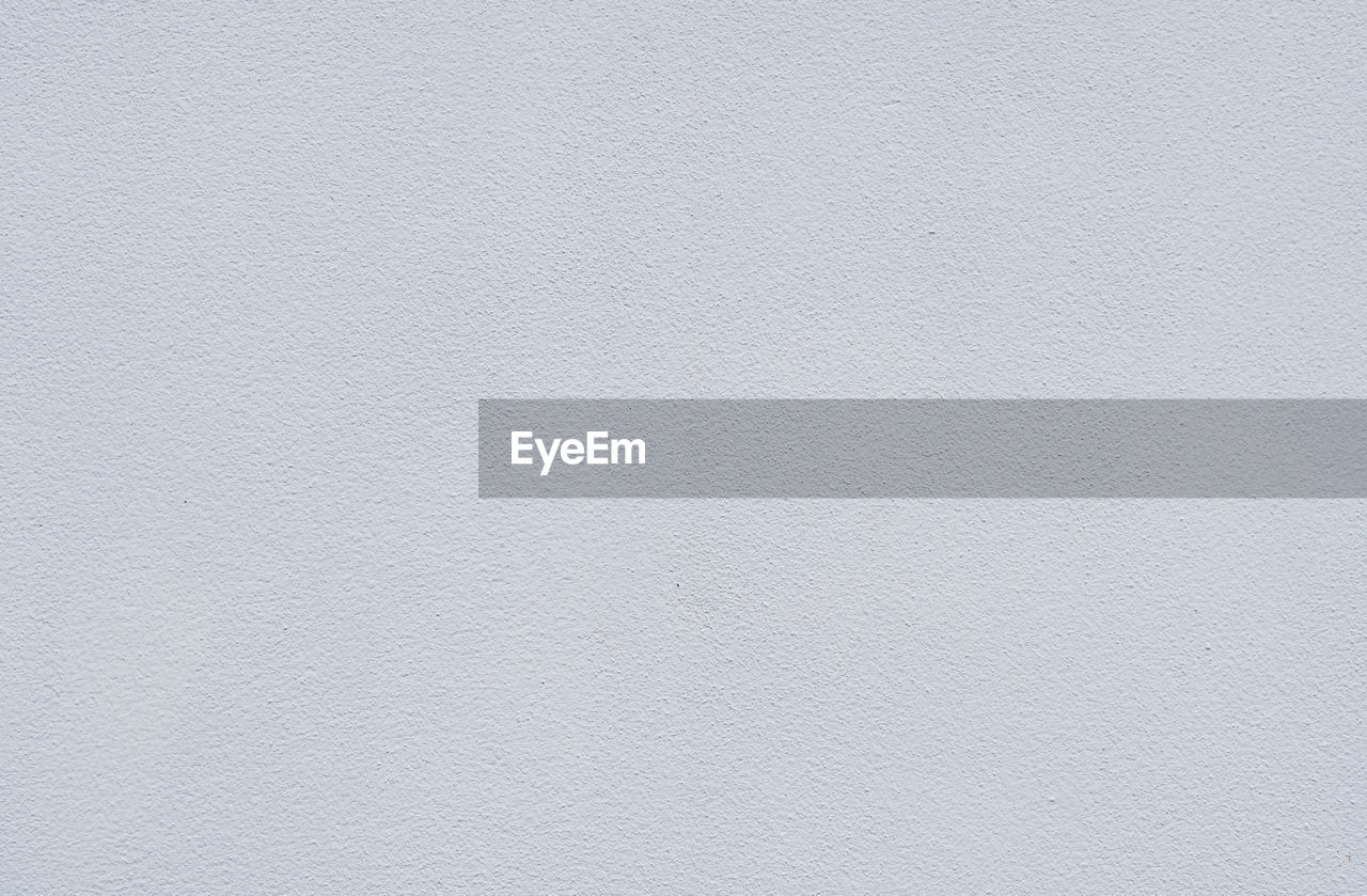 backgrounds, textured, pattern, full frame, white, copy space, no people, close-up, rough, material, textile, gray, textured effect, wall - building feature, abstract, macro, line, simplicity, linen, fiber, floor, extreme close-up, built structure, indoors, surface level, architecture, industry