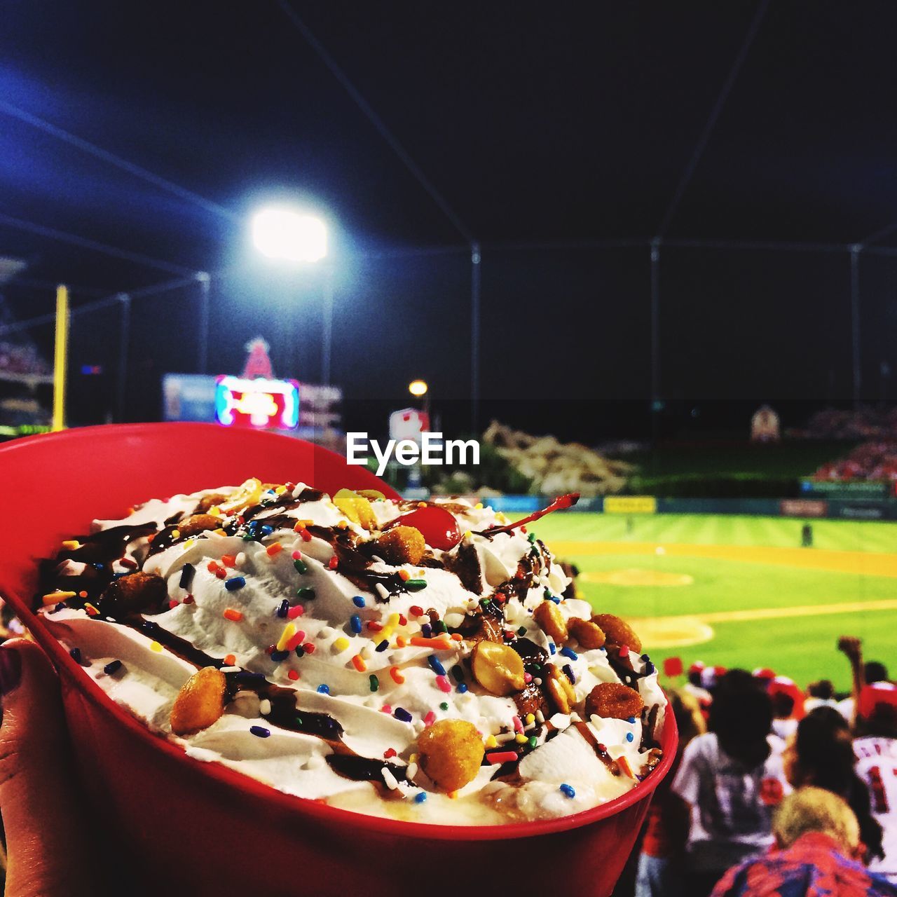 CLOSE-UP VIEW OF FOOD AT NIGHT