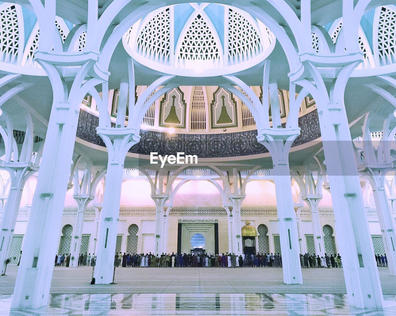 VIEW OF CATHEDRAL IN TEMPLE