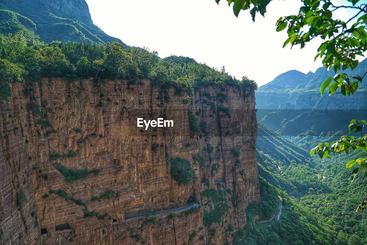 Scenic view of cliff at million mountains