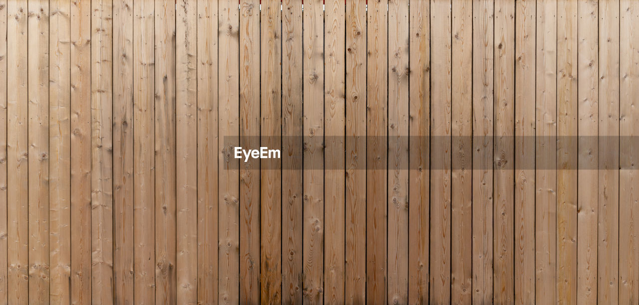CLOSE-UP OF WOODEN PLANKS