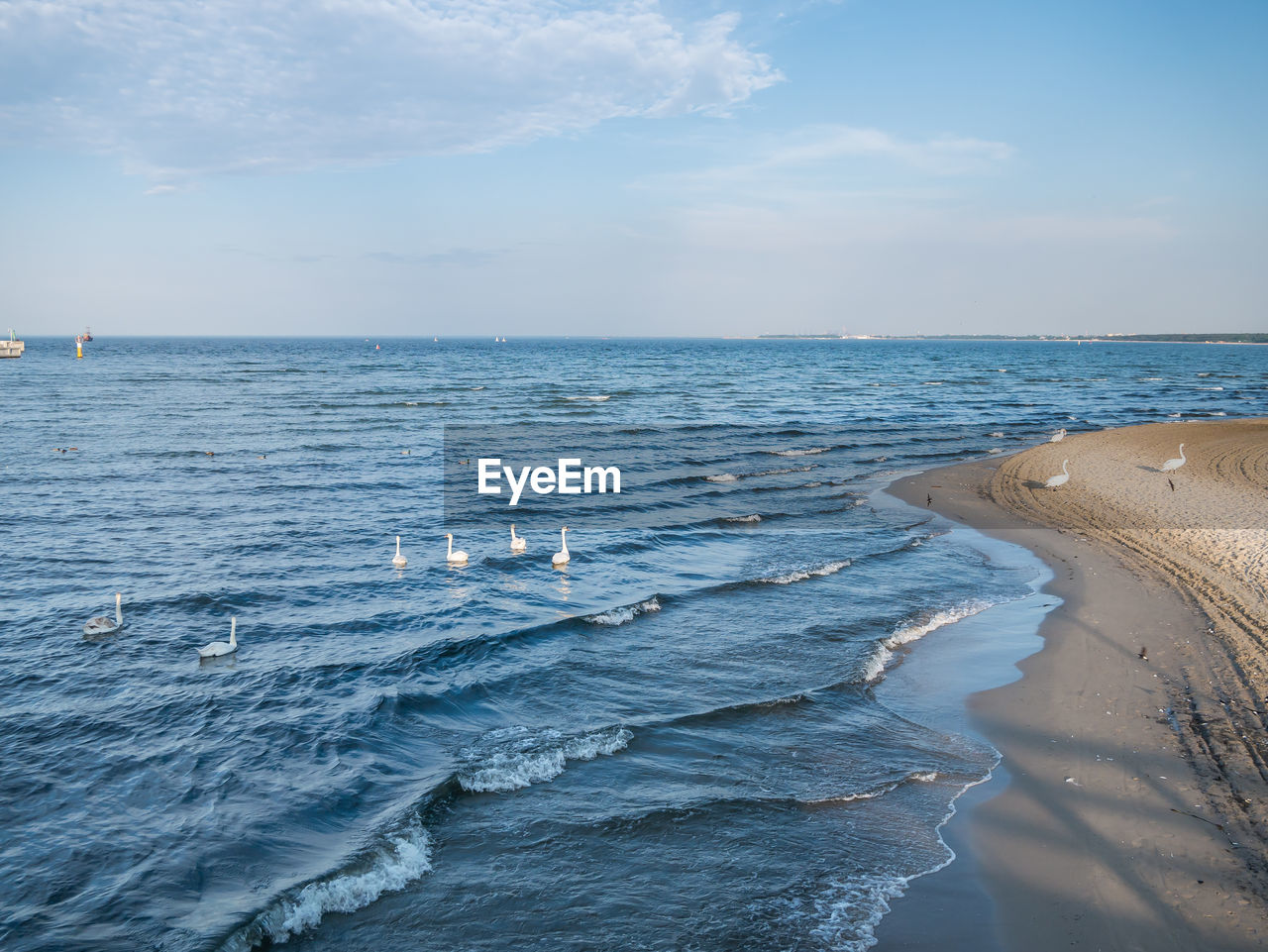 PANORAMIC VIEW OF SEA AGAINST SKY