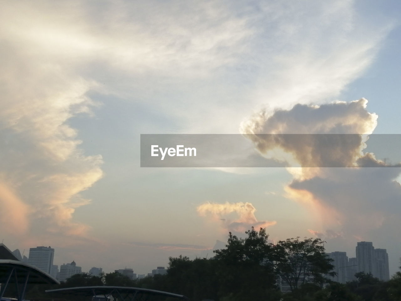 PANORAMIC SHOT OF BUILDINGS AGAINST SKY