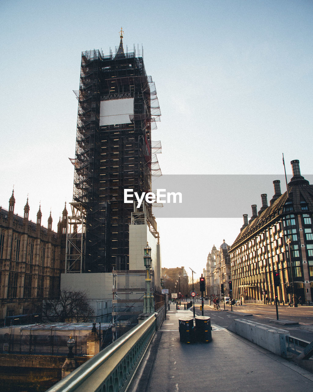 BUILDINGS IN CITY