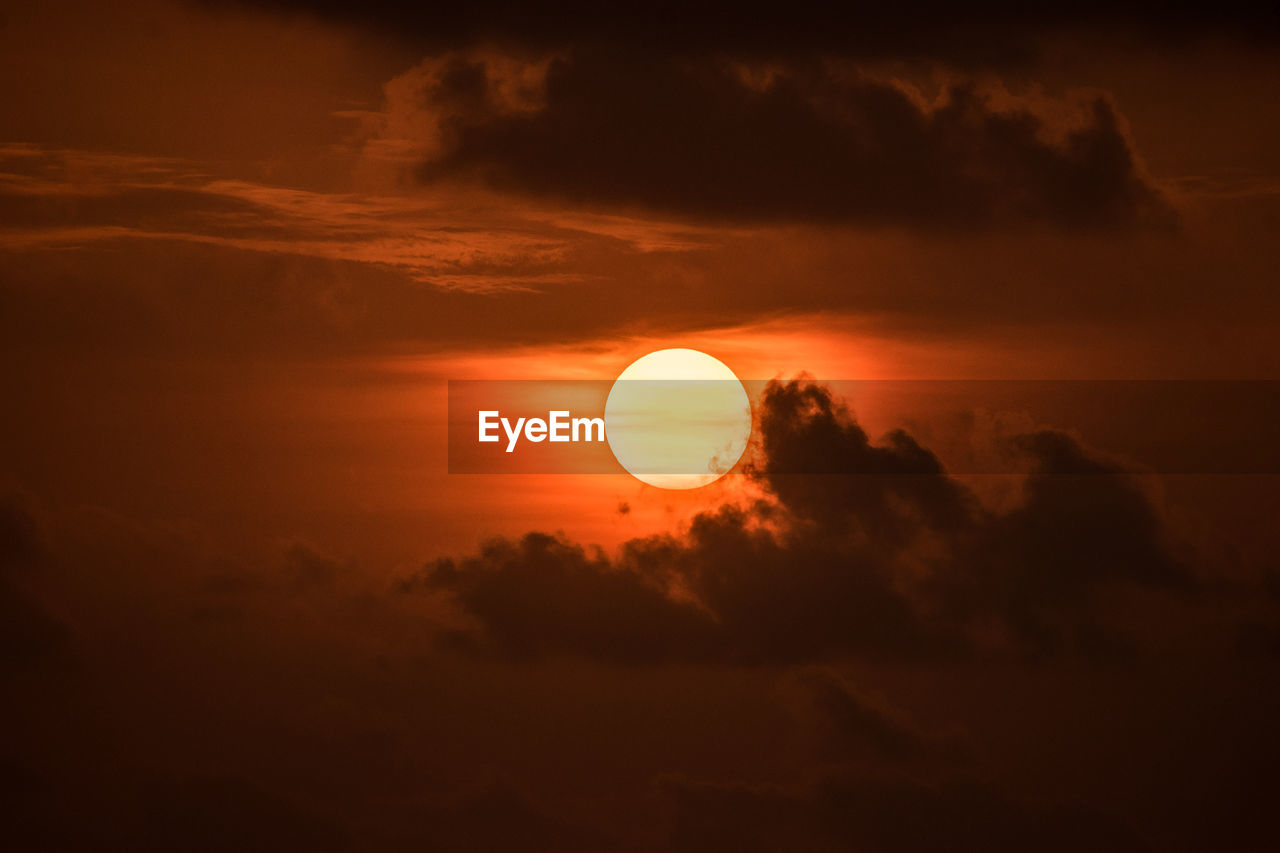 SCENIC VIEW OF SILHOUETTE LANDSCAPE AGAINST ROMANTIC SKY