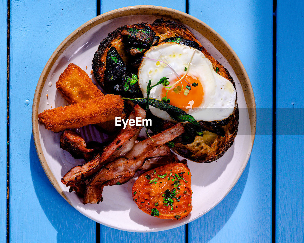 HIGH ANGLE VIEW OF FOOD SERVED ON PLATE