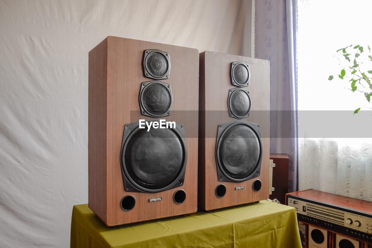 loudspeaker, room, technology, sound box, music, indoors, stereophonic sound, studio monitor, retro styled, subwoofer, arts culture and entertainment, wood, no people, audio equipment, home interior, stereo, equipment, radio