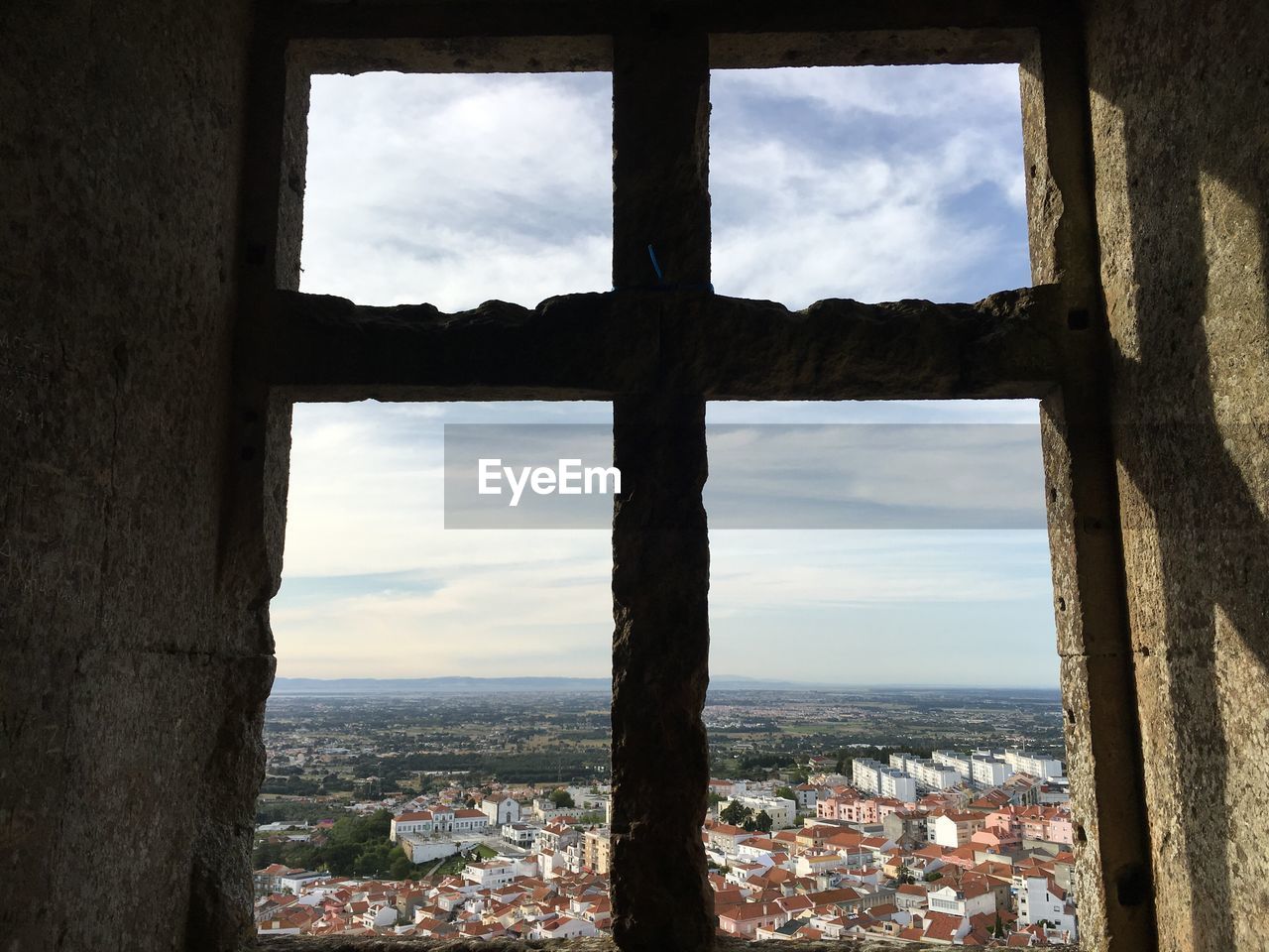 VIEW OF CITYSCAPE AGAINST SKY