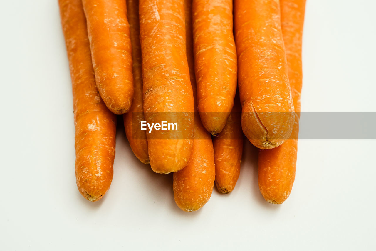 HIGH ANGLE VIEW OF FRESH VEGETABLES