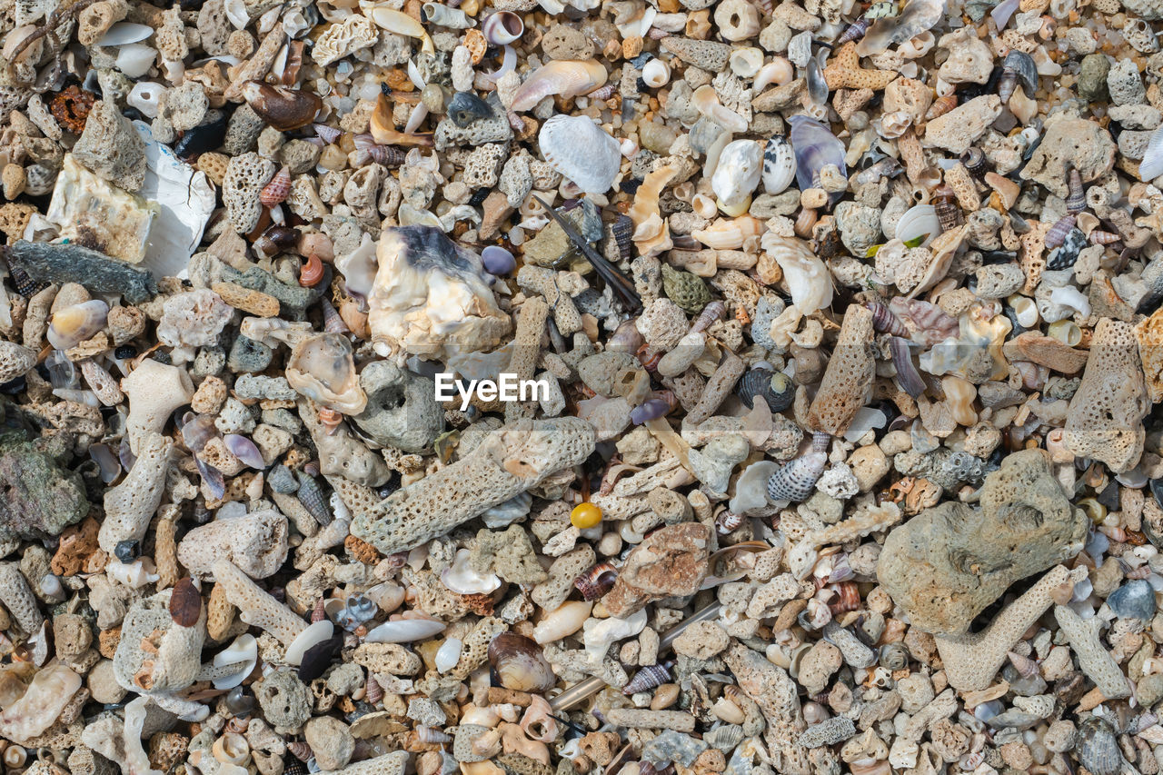 FULL FRAME SHOT OF STONES