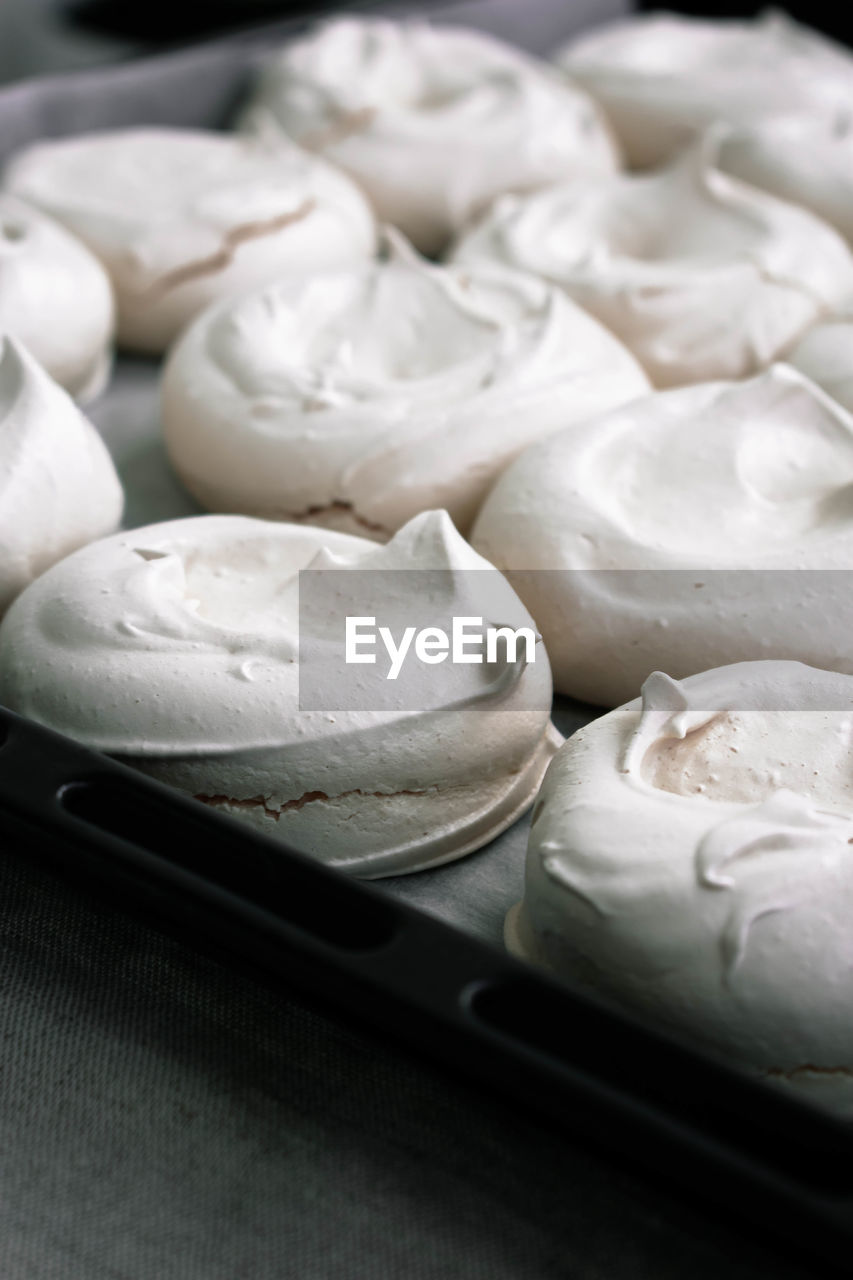 Close-up of meringues 