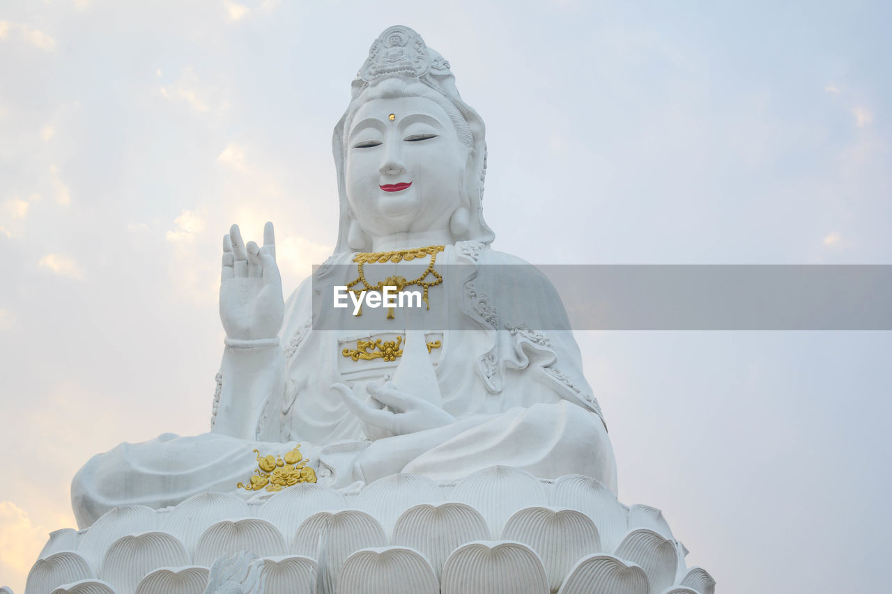 Beautiful white statues of the ancient guanyin are large