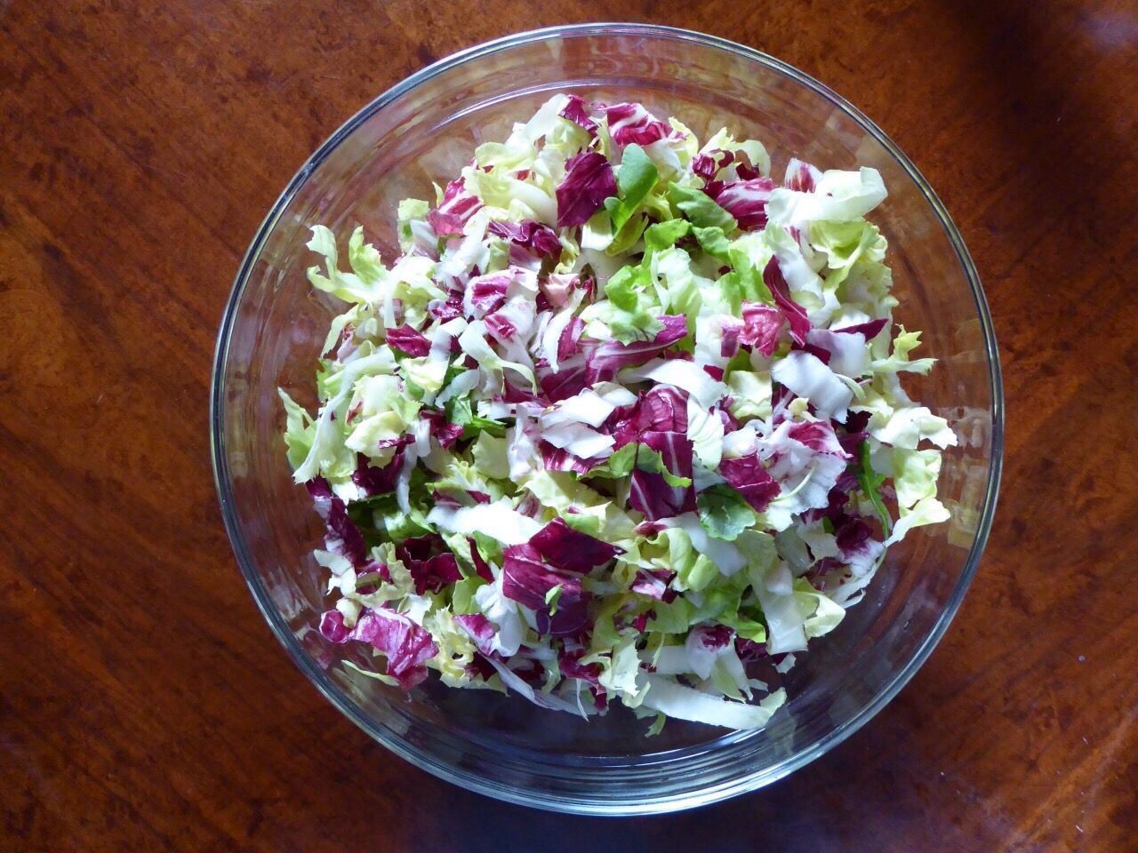 HIGH ANGLE VIEW OF CHOPPED VEGETABLES IN BOWL