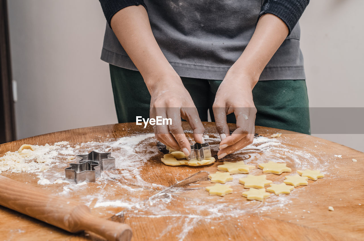 Preparation of sweet biscuits in the shape of the star of david