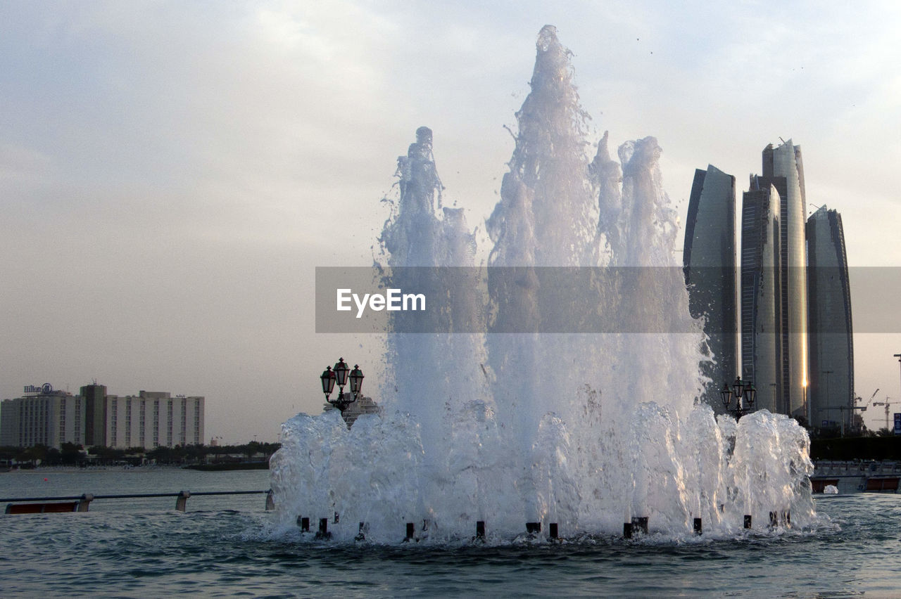 VIEW OF FOUNTAIN IN CITY