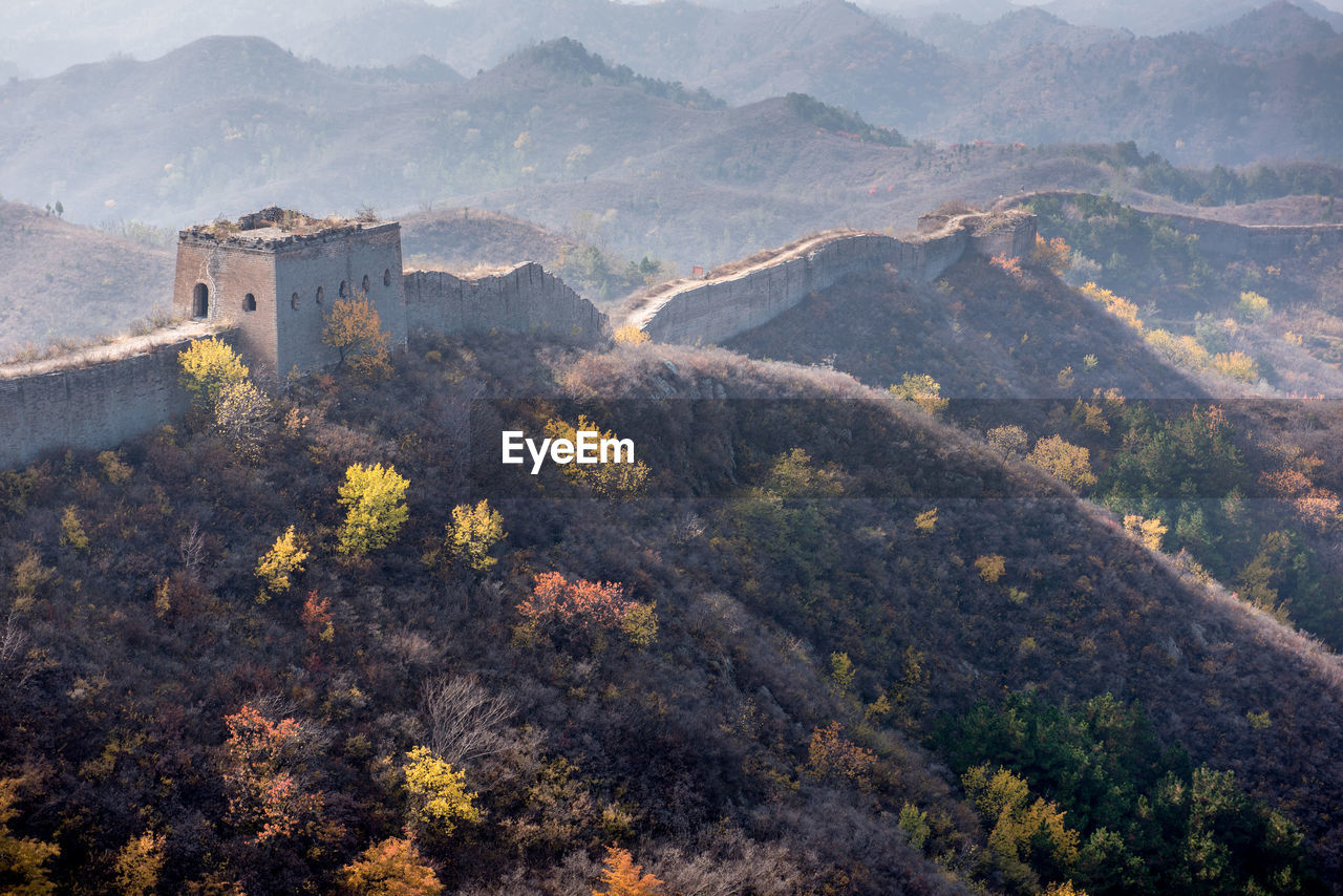 Great wall of china amidst mountains