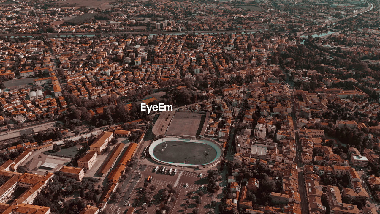 HIGH ANGLE VIEW OF CITY