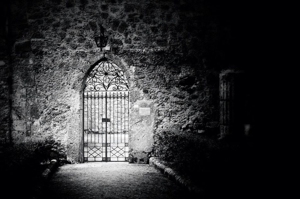 GATE OF OLD BUILDING