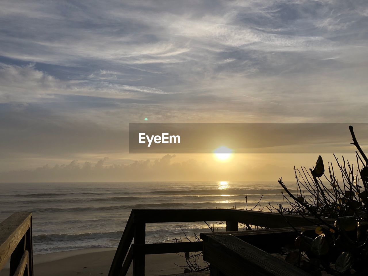 VIEW OF SEA AGAINST SKY DURING SUNSET