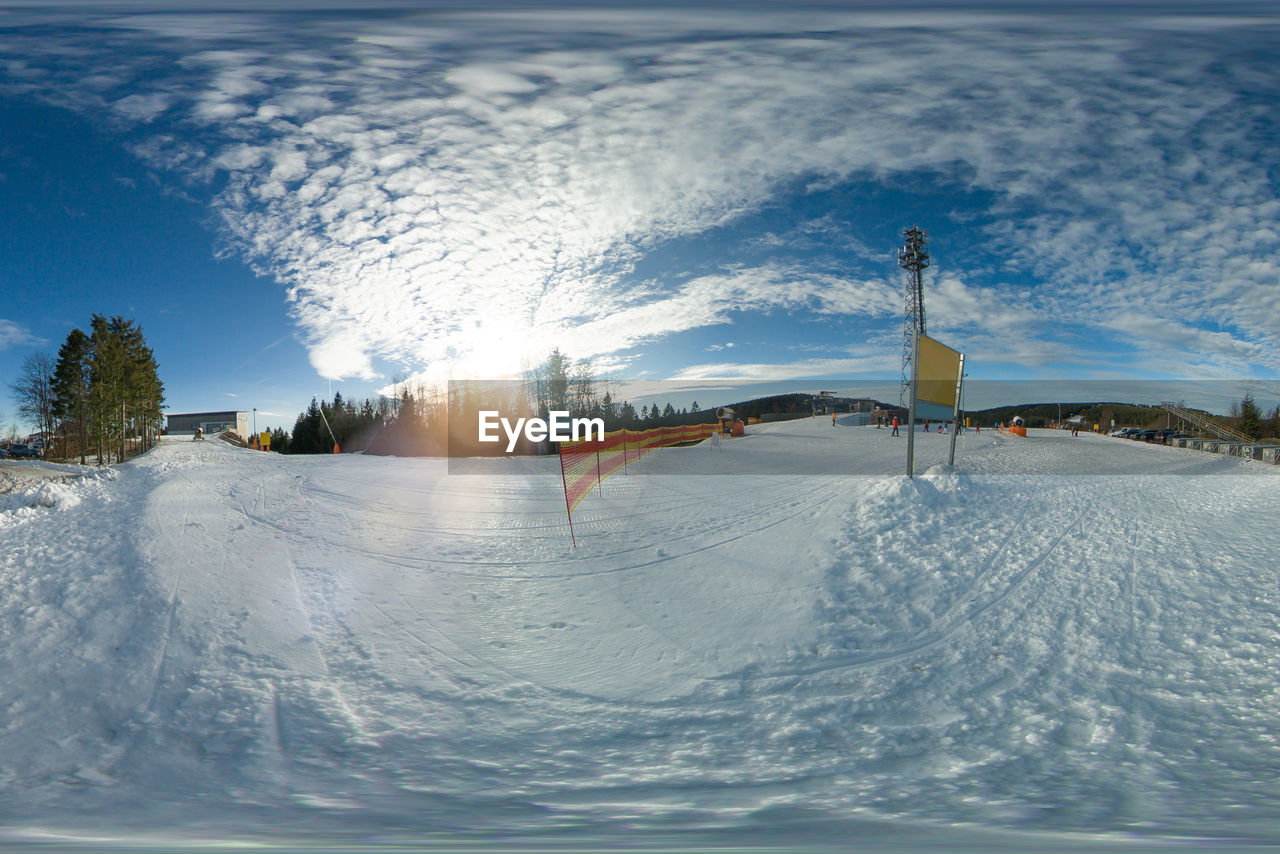 In winterberg, the ski slope in the kappe area. lift, snow cannon, unknown skiers can be seen. 