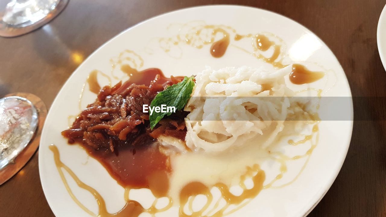 CLOSE-UP OF MEAL SERVED IN PLATE