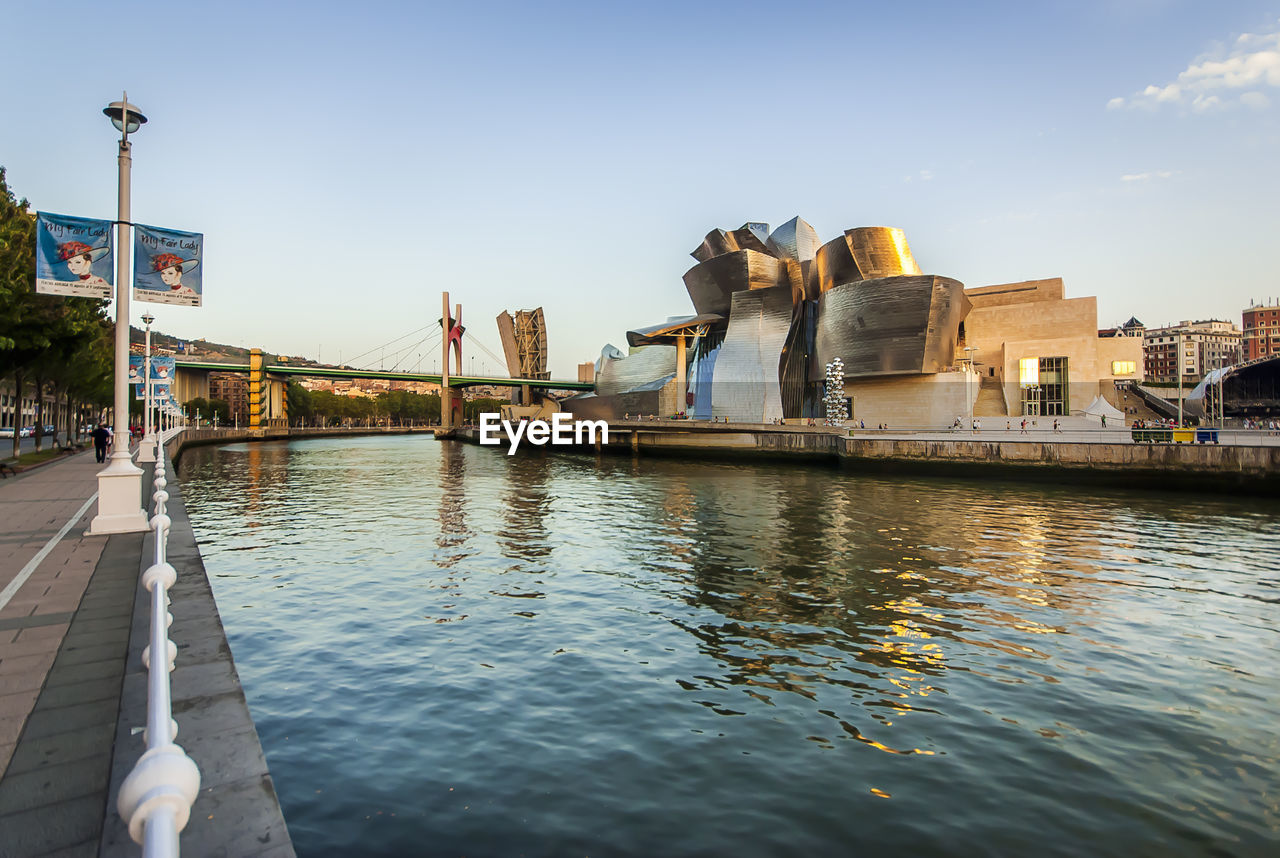 PANORAMIC VIEW OF CITYSCAPE AND WATER