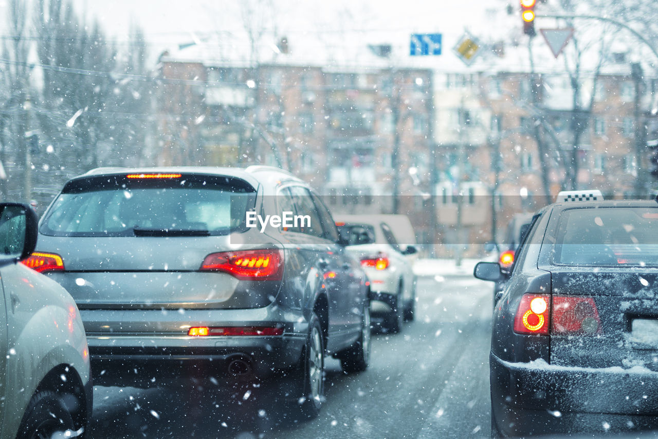 TRAFFIC ON ROAD IN CITY