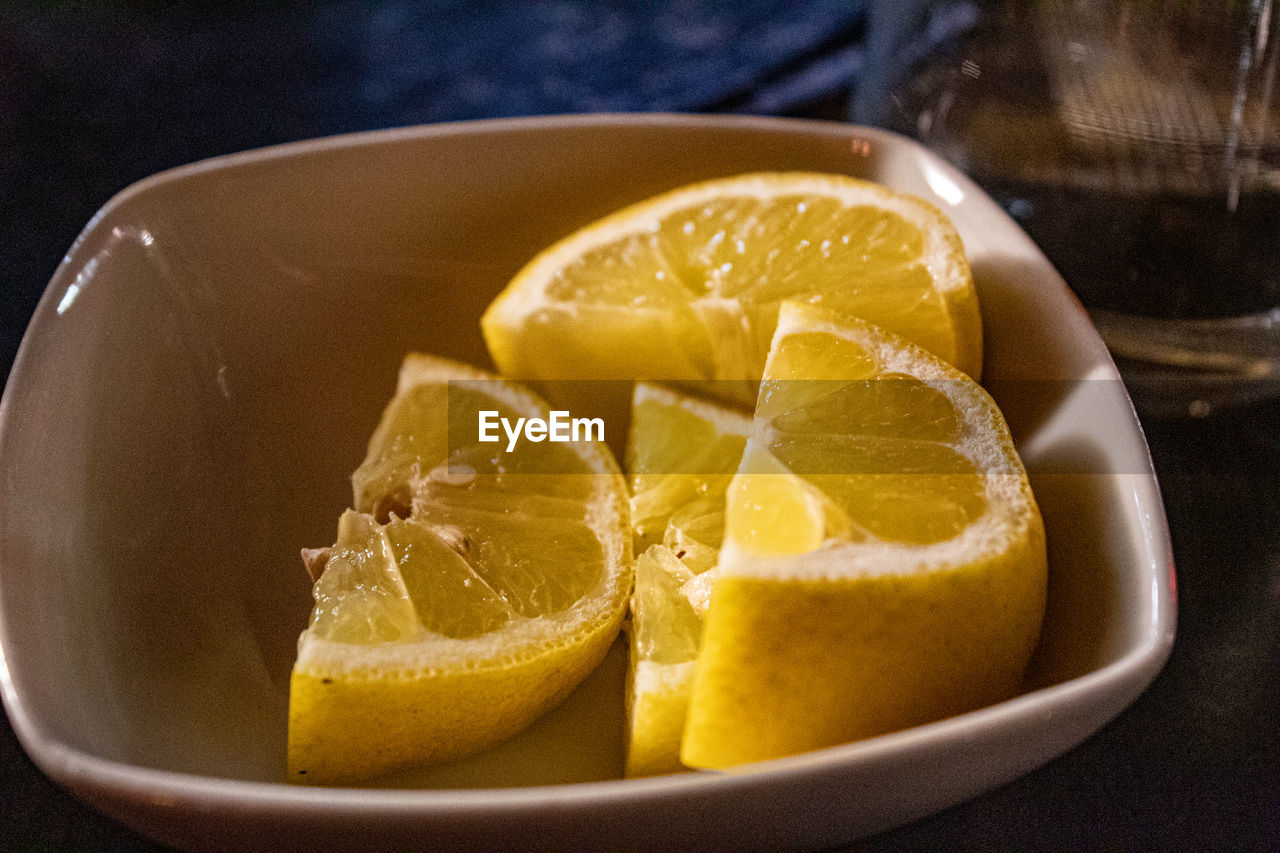 CLOSE-UP OF LEMON