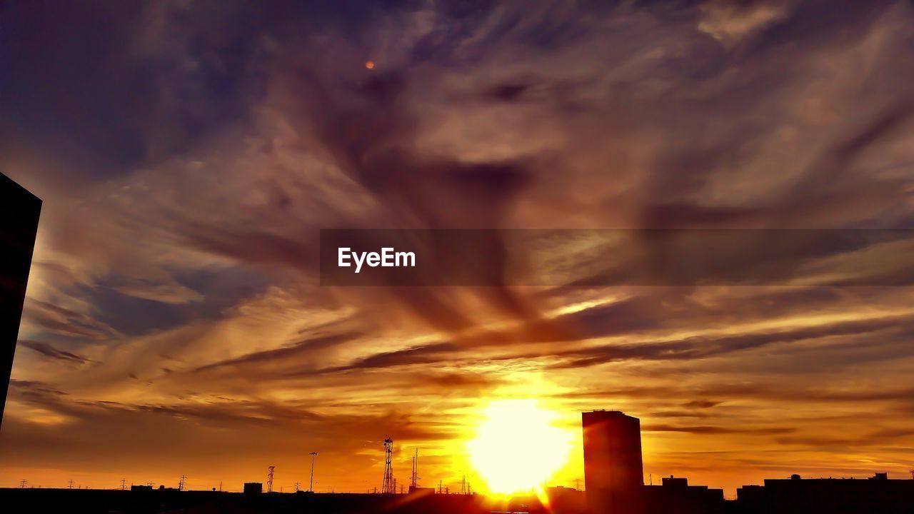 LOW ANGLE VIEW OF SKY AT SUNSET