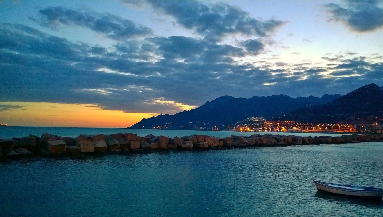 SCENIC VIEW OF DRAMATIC SKY OVER SEA