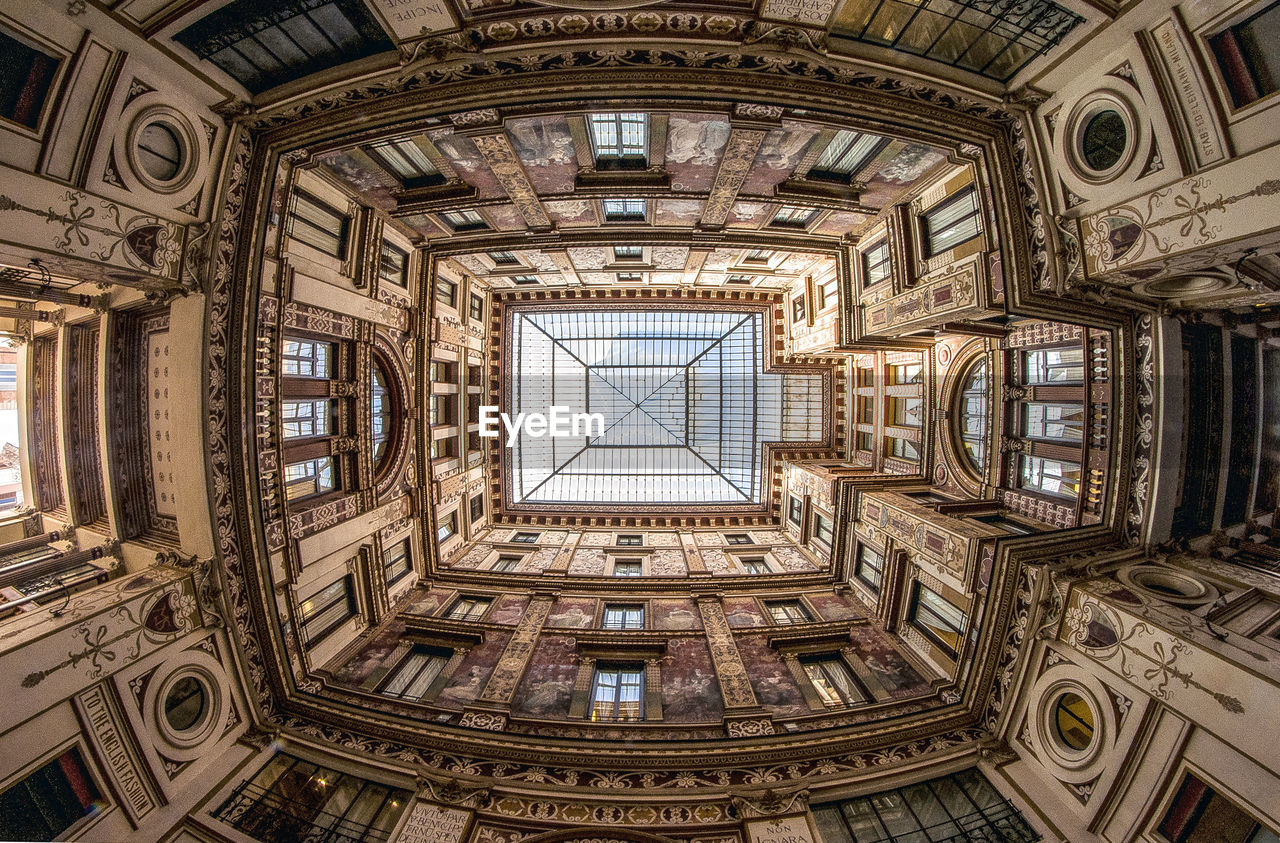 LOW ANGLE VIEW OF BUILDING CEILING