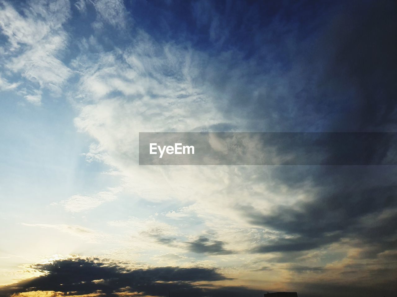 LOW ANGLE VIEW OF CLOUDY SKY