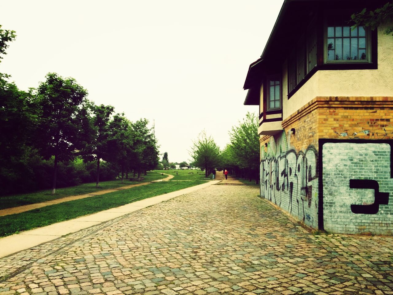 VIEW OF EMPTY ROAD