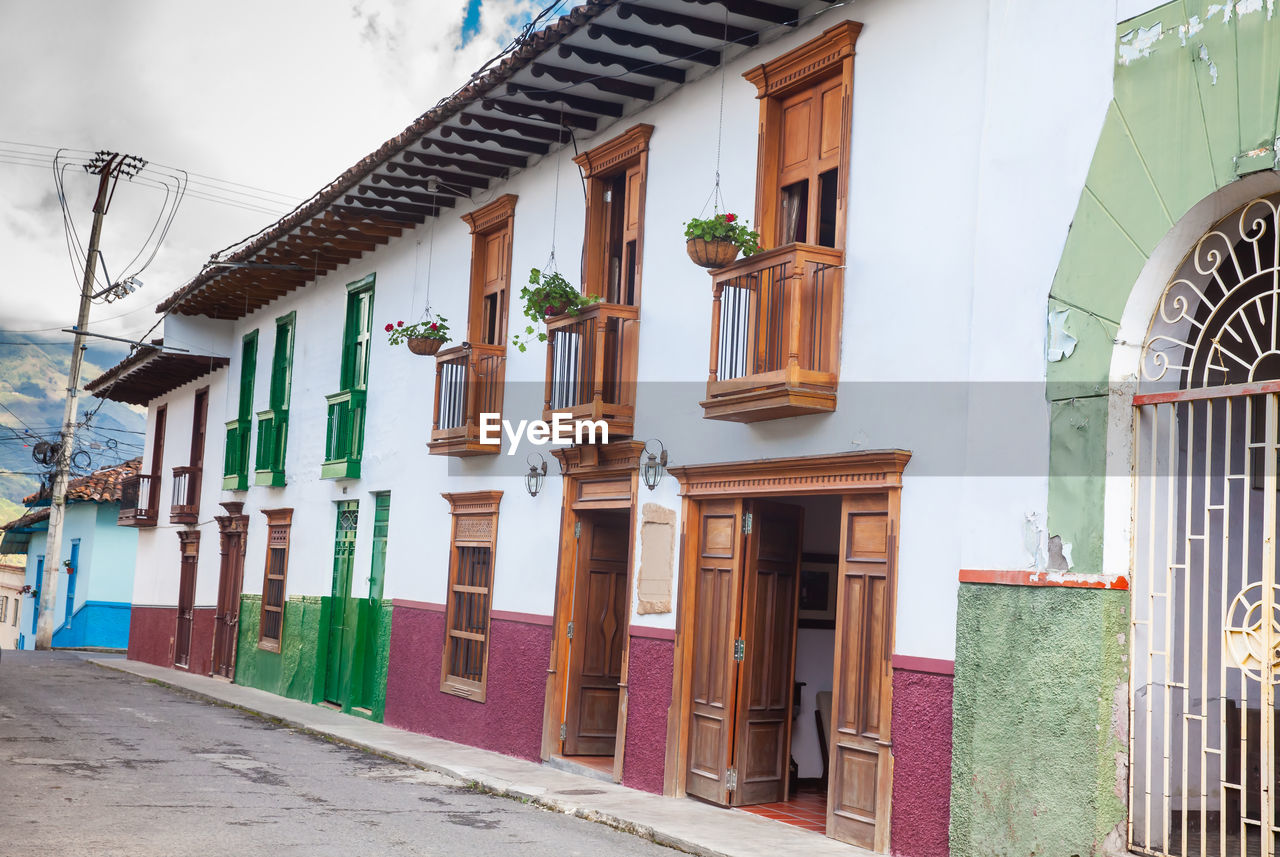 Beautiful streets of the heritage town of salamina located at the caldas department in colombia.