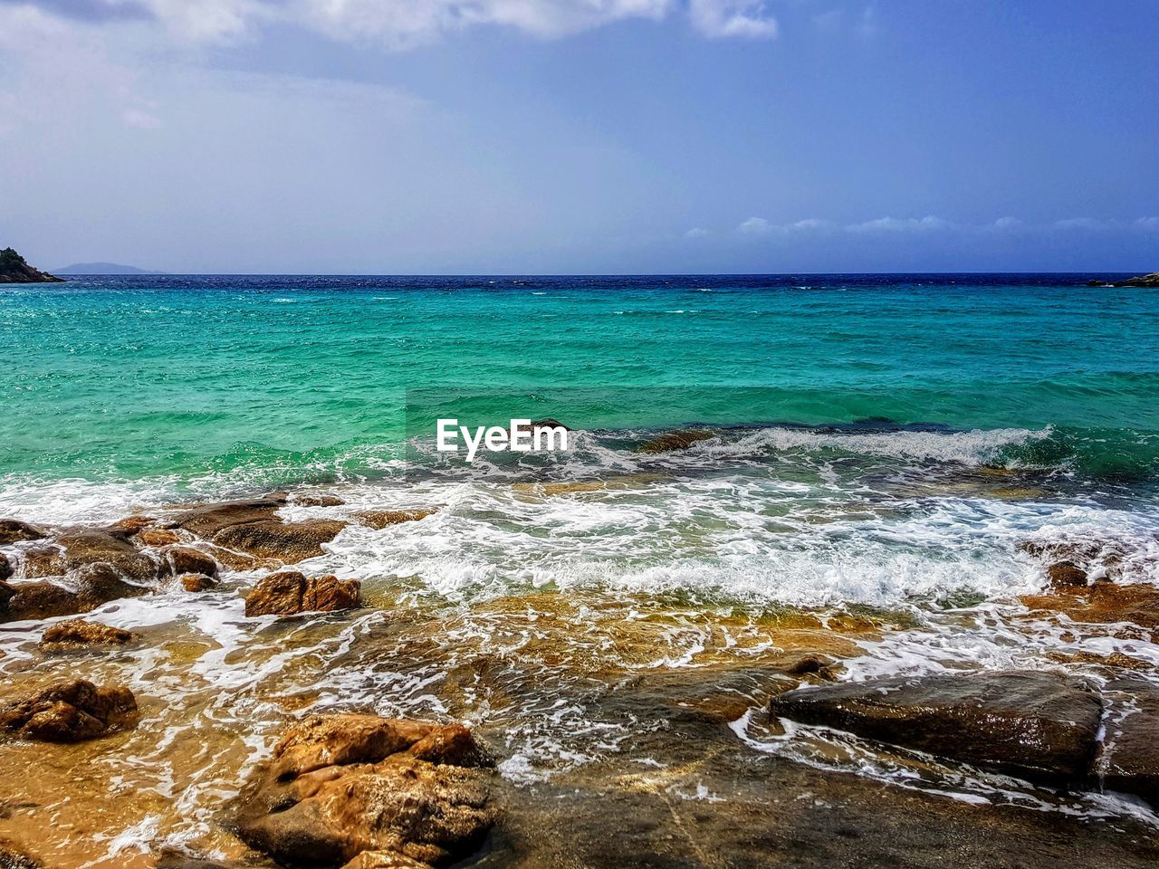 SCENIC VIEW OF BEACH