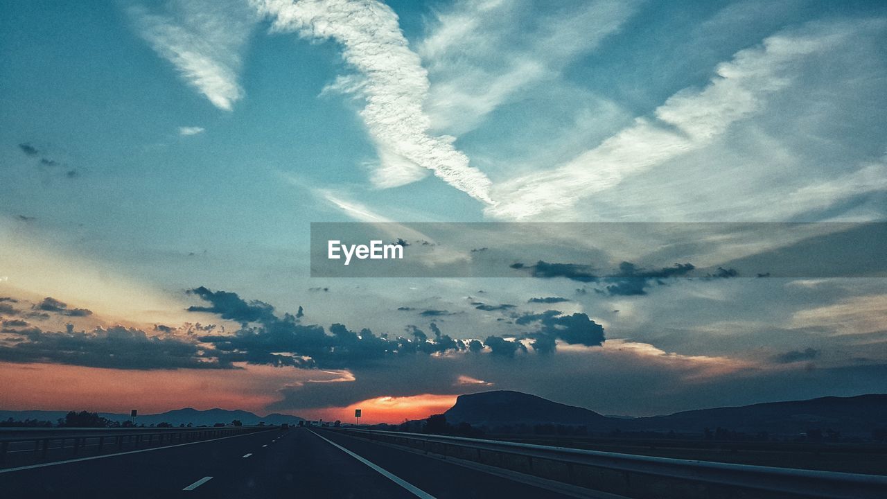 AERIAL VIEW OF ROAD AGAINST SKY