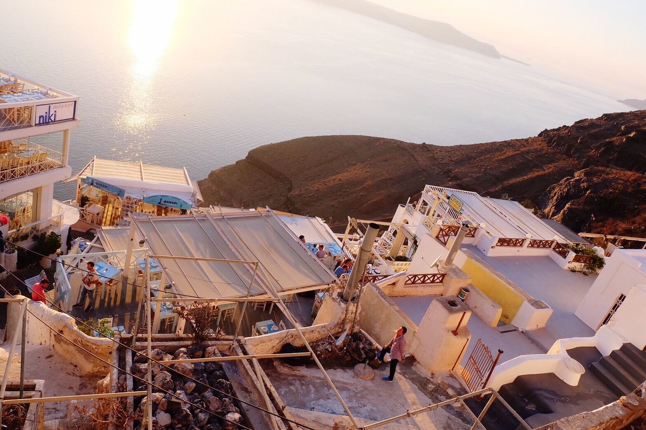 PANORAMIC VIEW OF BLUE SEA WITH ROOF