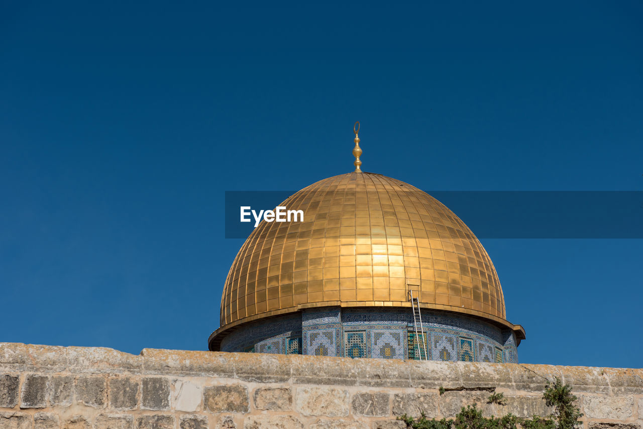 The golden cupola of the dome of the rock on temple mount. east jerusalem, palestine, israel