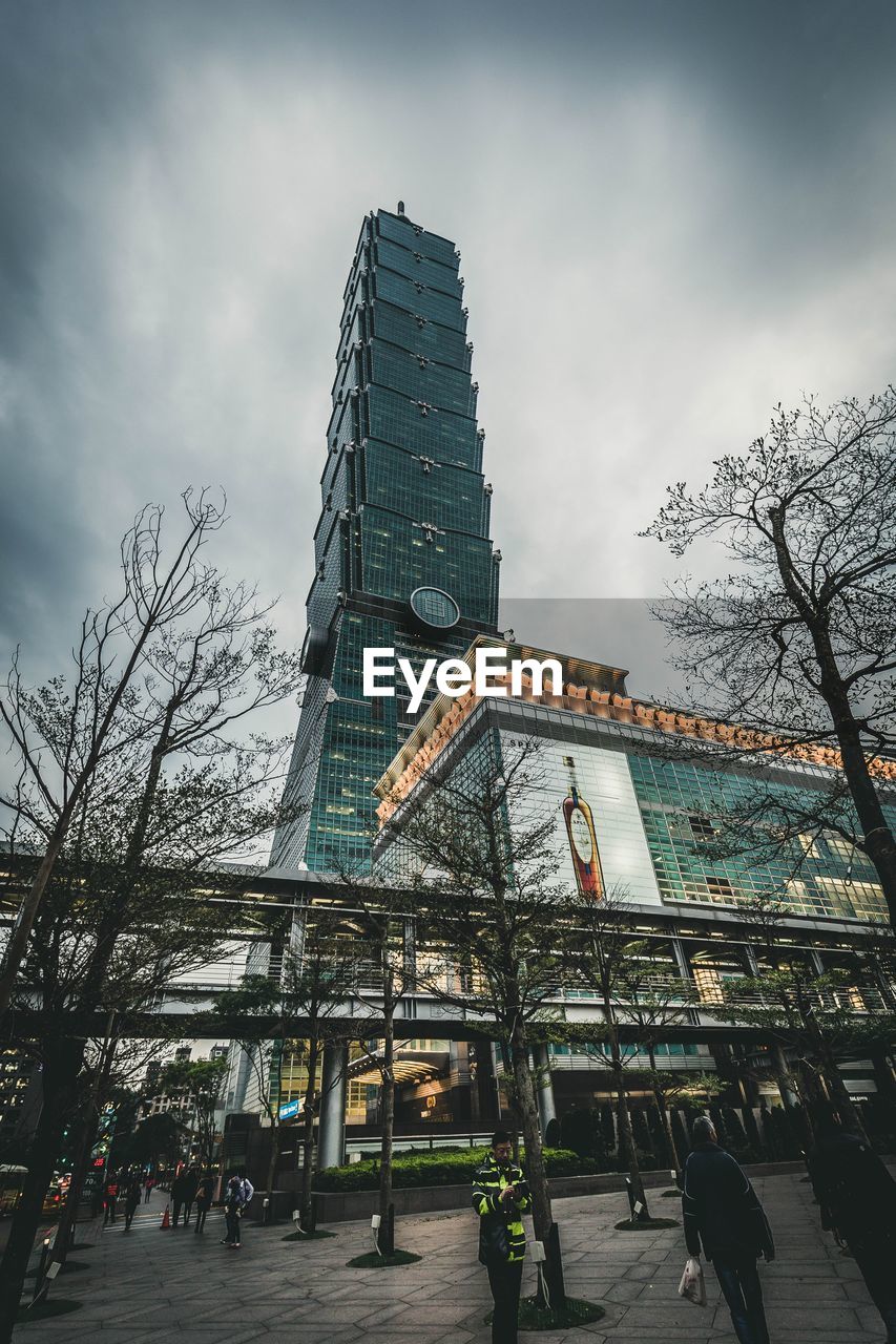 LOW ANGLE VIEW OF OFFICE BUILDING