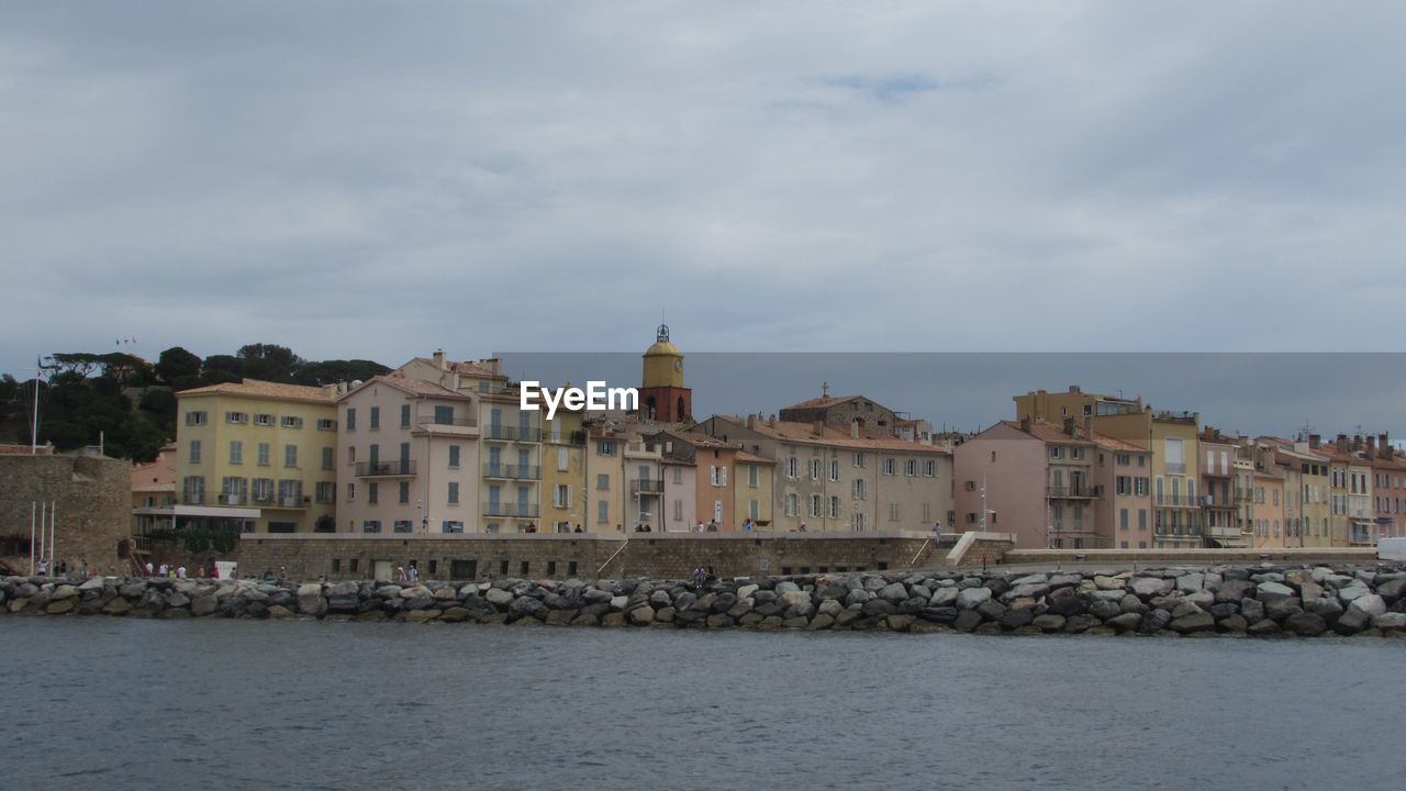 BUILDINGS AT WATERFRONT