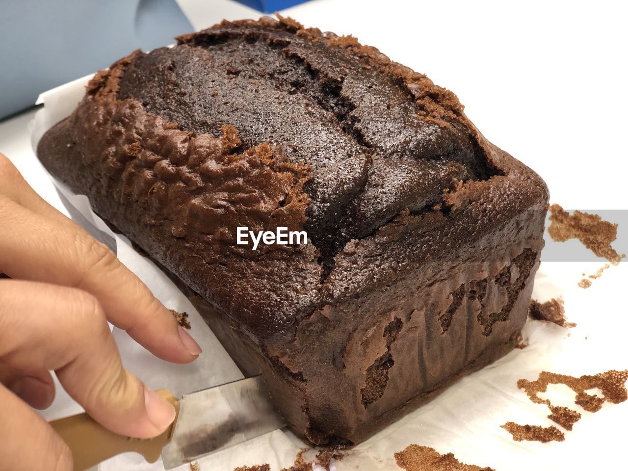 chocolate cake, food, hand, food and drink, one person, dessert, chocolate brownie, baked, sweet food, chocolate, freshness, indoors, cake, sweet, sachertorte, holding, birthday cake, adult, bread, close-up, rye bread, women, temptation, flourless chocolate cake, lifestyles, icing
